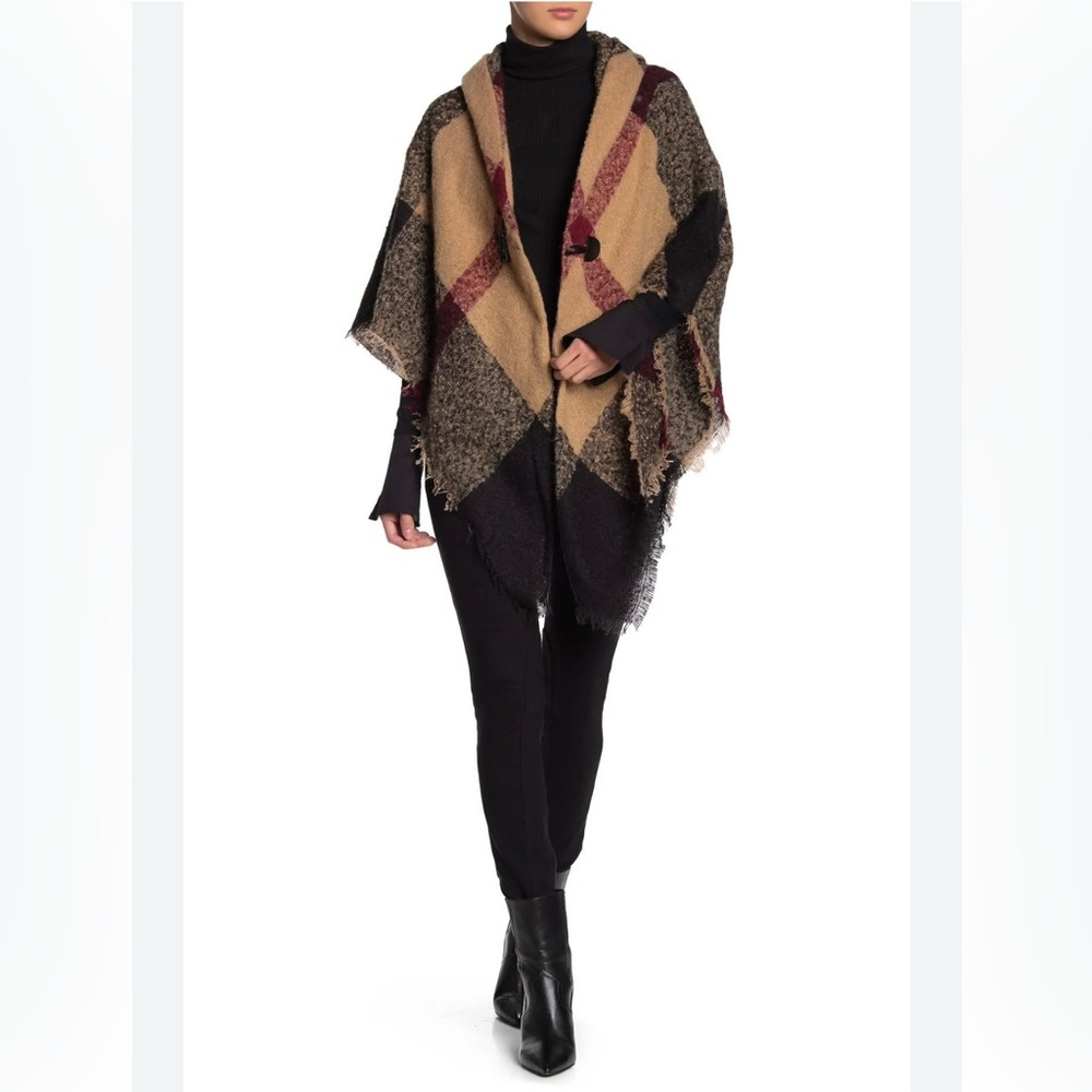Altare Cape Jacket